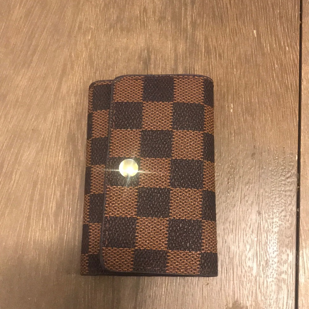 Checkered 6 key chain